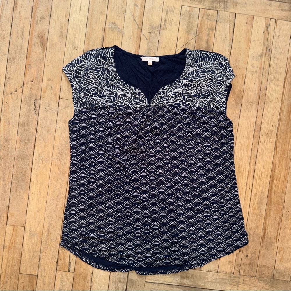 Skies are Blue top, size large.